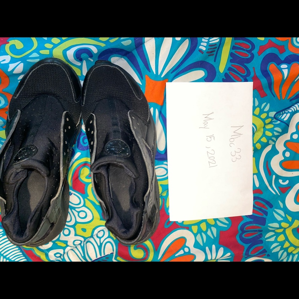 Nike Black Huarache Run Size 7